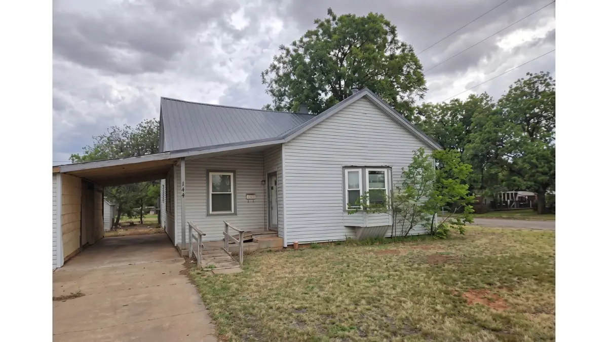 200 SE Avenue F, Childress, TX 79201 - #1