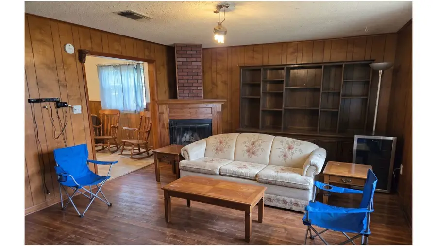 200 SE Avenue F, Childress, TX 79201 - #2