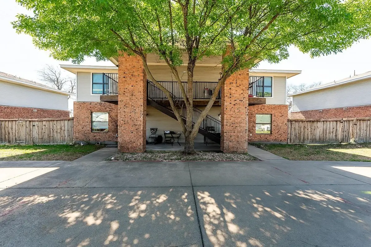 872 W Vanderbilt Street, Stephenville, TX 76401 - #1