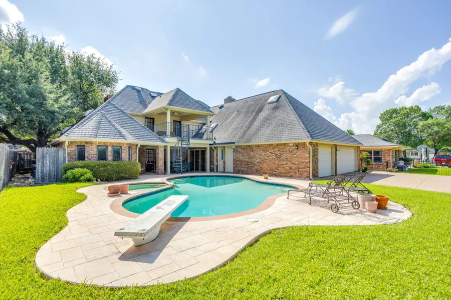 2006 Lake Country Drive, Arlington, TX 76012 - #2