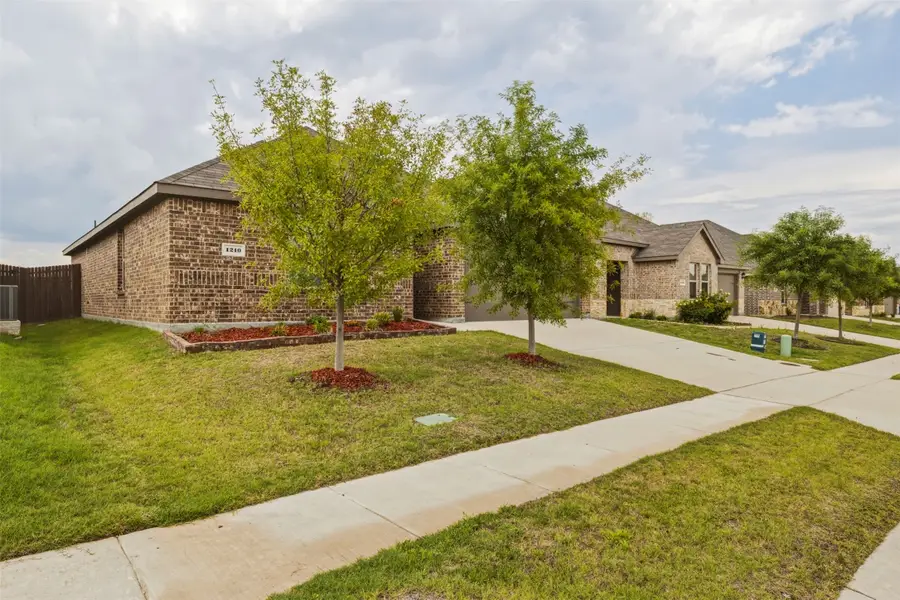 1210 Grand View Drive, Ennis, TX 75119 - #3