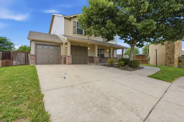 2900 Wakecrest Drive, Fort Worth, TX 76108