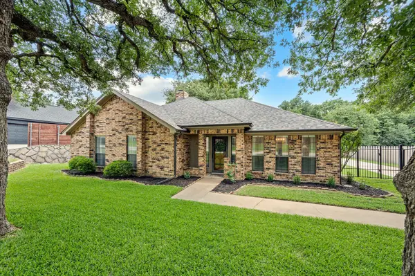 1312 Circle Lane, Bedford, TX 76022