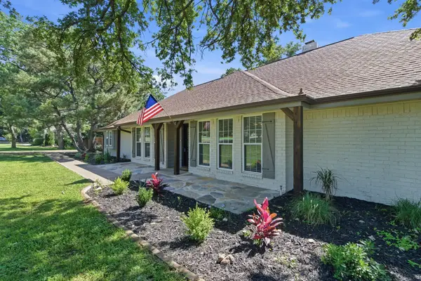835 Cross Timbers Drive, Double Oak, TX 75077