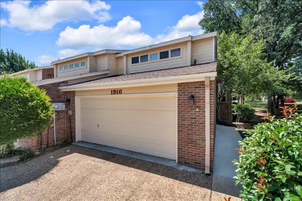 1916 Shorewood Drive, Grapevine, TX 76051