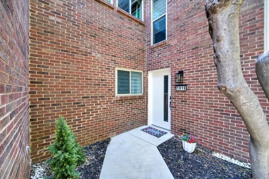 1916 Shorewood Drive, Grapevine, TX 76051 - #2