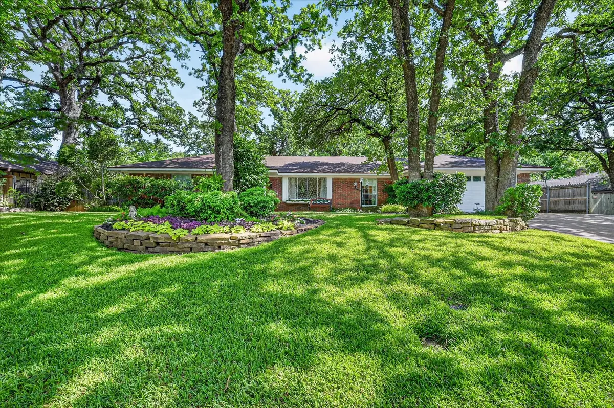 2214 Ravinia Drive, Arlington, TX 76012 - #1
