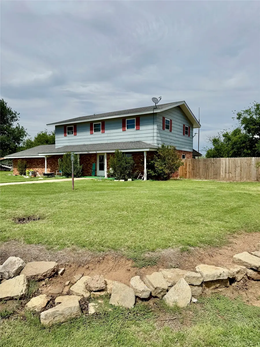 705 Loop Road, Quanah, TX 79252 - #3