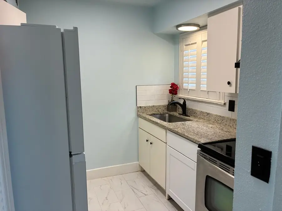 4205 Avondale Avenue #103, Dallas, TX 75219 - #3