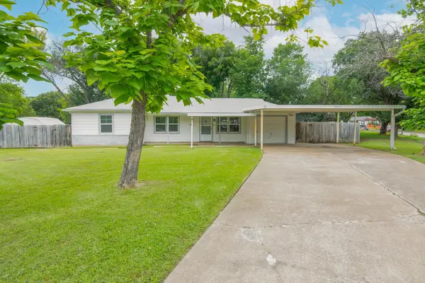 5205 Roxie Street, Haltom City, TX 76117