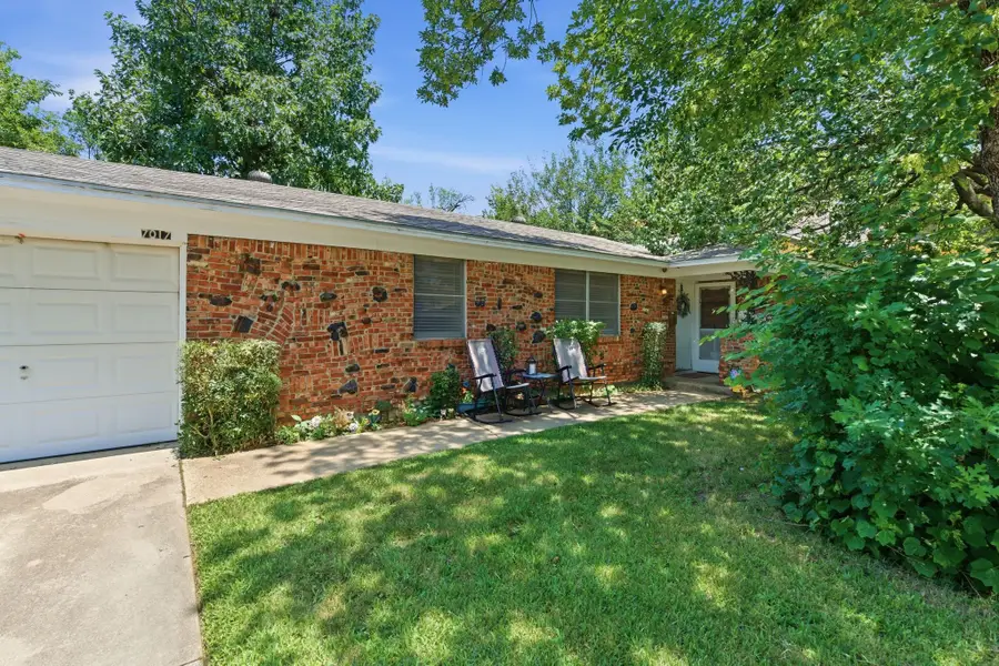 7017 Oakland Lane, North Richland Hills, TX 76180 - #2