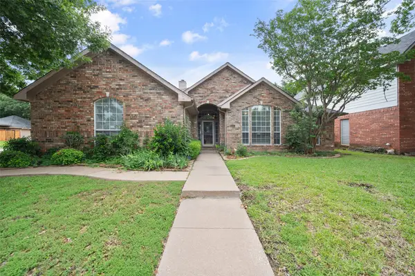 6101 Fox Hunt Drive, Arlington, TX 76001