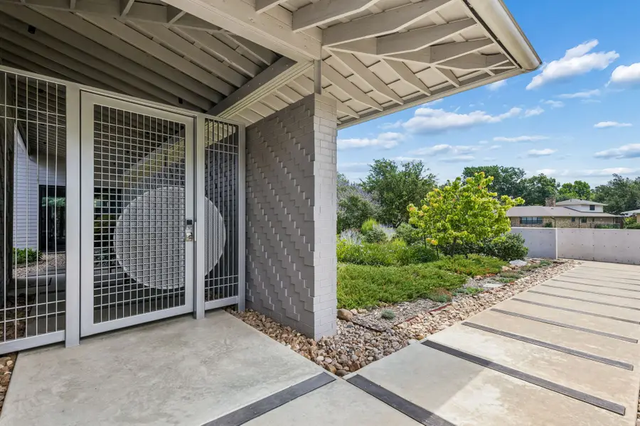 11057 Mandalay Drive, Dallas, TX 75228 - #3
