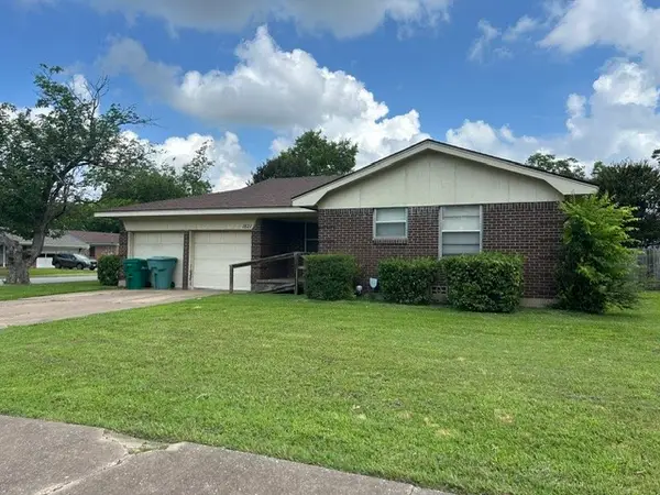 1821 W Belden Street, Sherman, TX 75092