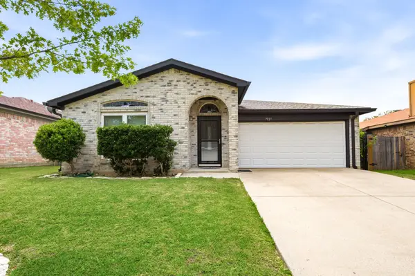 7921 Gardengate Lane, Fort Worth, TX 76137