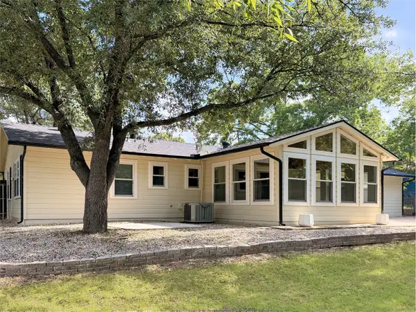 617 Dunaway Lane, Azle, TX 76020