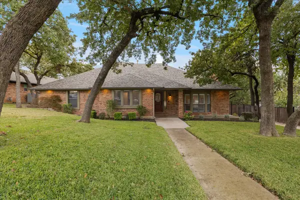 2618 Keystone Drive, Arlington, TX 76006