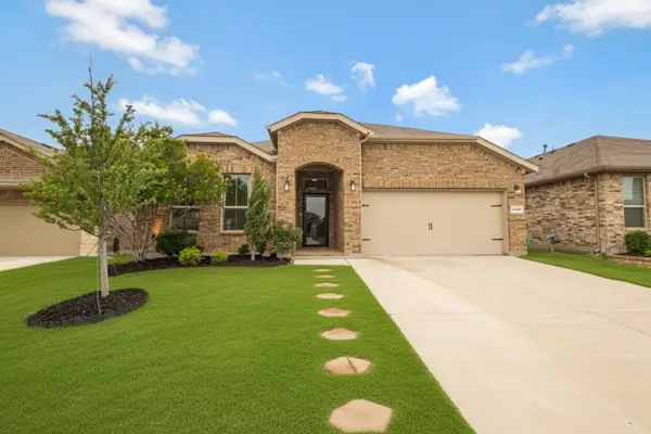 15909 Tottenhall Pass, Fort Worth, TX 76247
