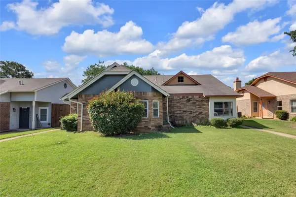 613 Canterbury Street, Euless, TX 76039