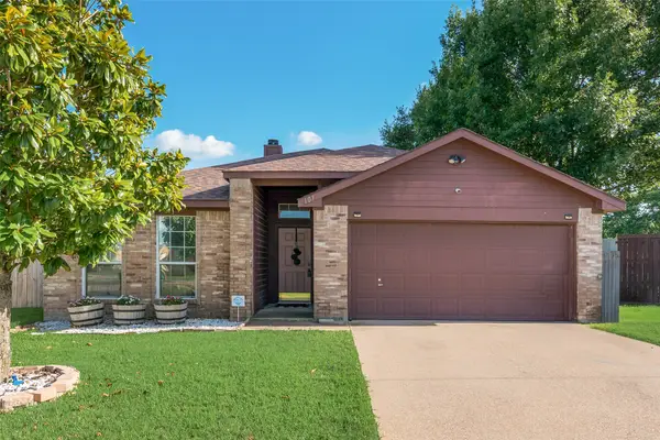 103 Comfort Court, Waxahachie, TX 75165