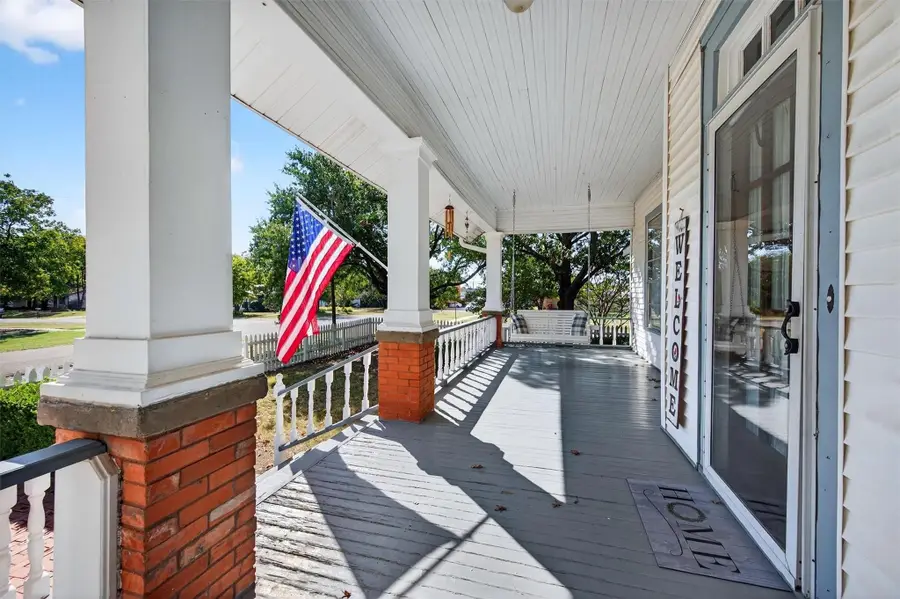 201 N Main Street, Leonard, TX 75452 - #2