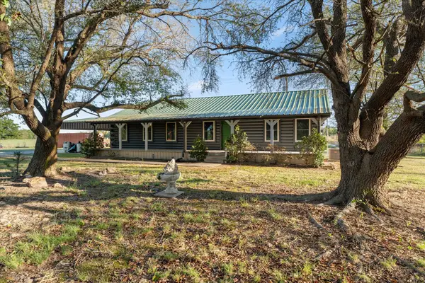 520 W Farm To Market Road 71, Mt Pleasant, TX 75455