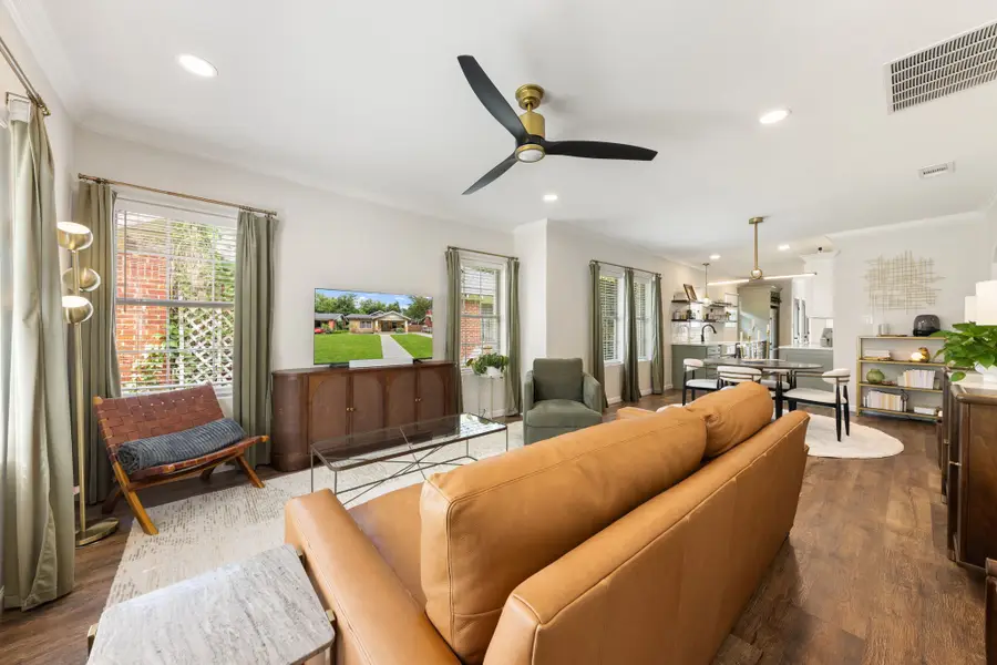 1116 S Montreal Avenue, Dallas, TX 75208 - #3