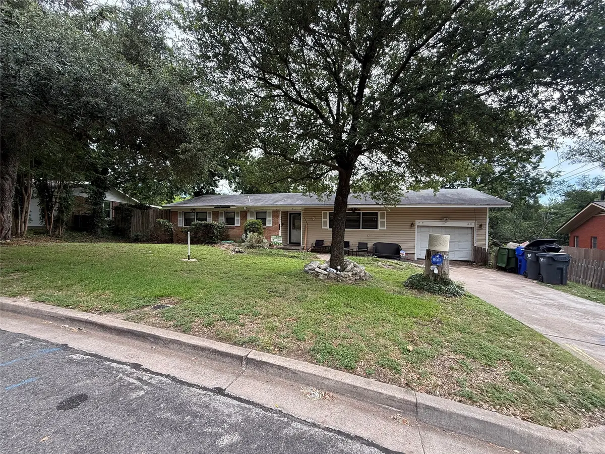2324 Oak Cliff Drive, Waco, TX 76710 - #1