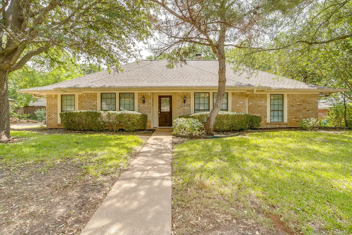 2907 Creekwood Drive, Grapevine, TX 76051 - #1
