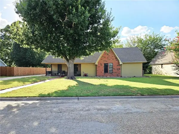 804 Crestline Drive, Mexia, TX 76667