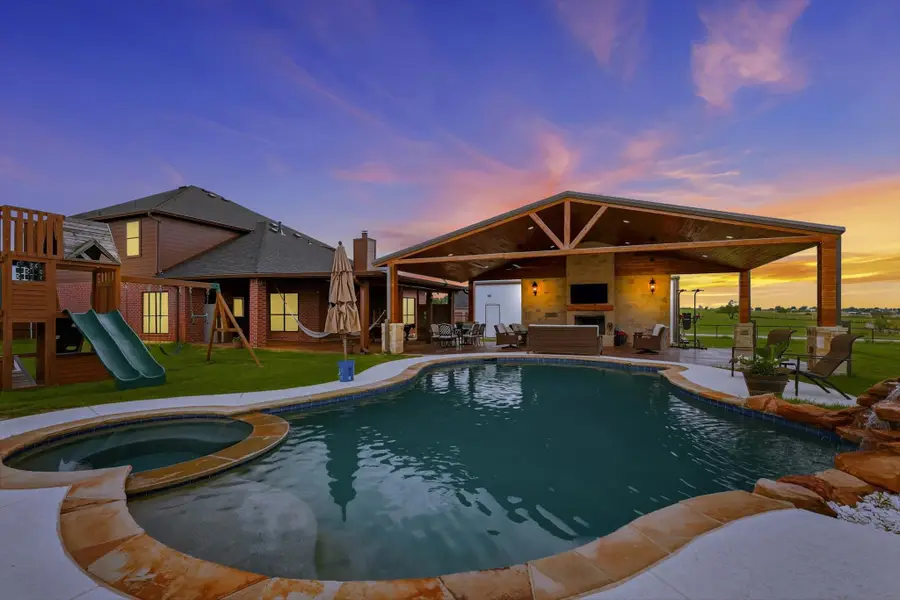 430 Ridgecrest Place, Sanger, TX 76266 - #2