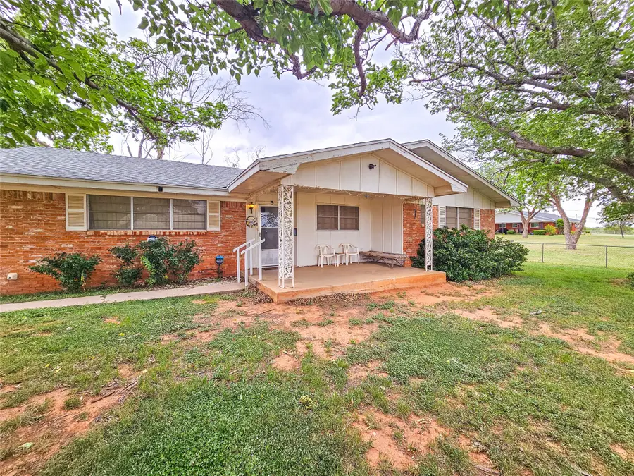 1002 Ridgecrest Street, Sweetwater, TX 79556 - #2
