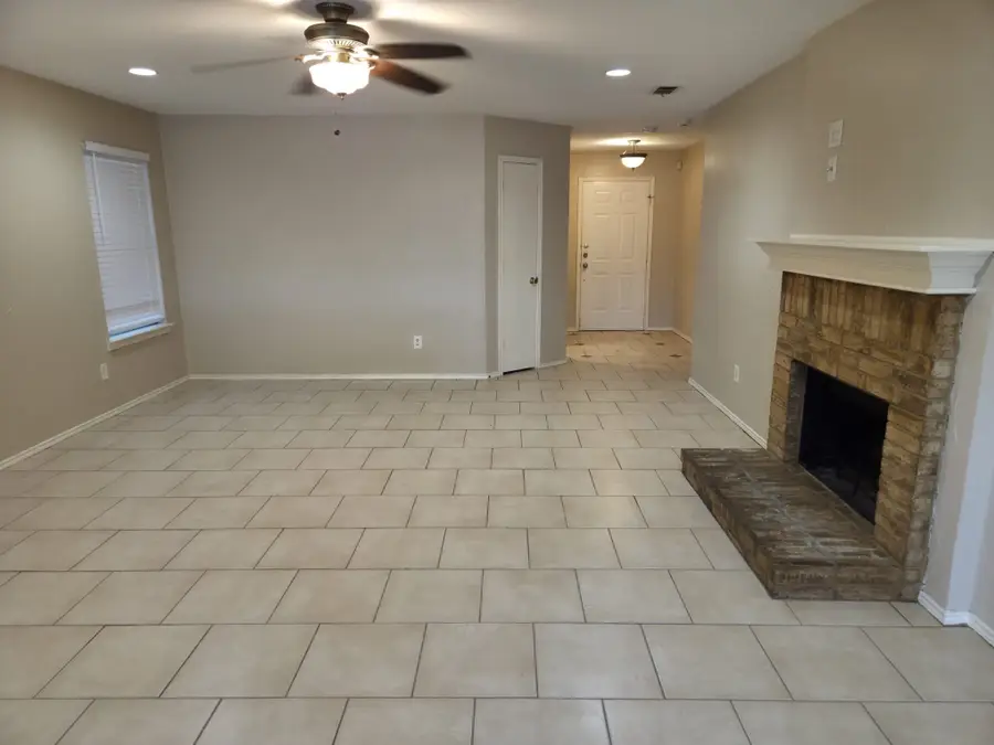 8704 Hunters Creek Drive, Fort Worth, TX 76123 - #3