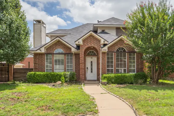 1701 Creekway Drive, Lewisville, TX 75067