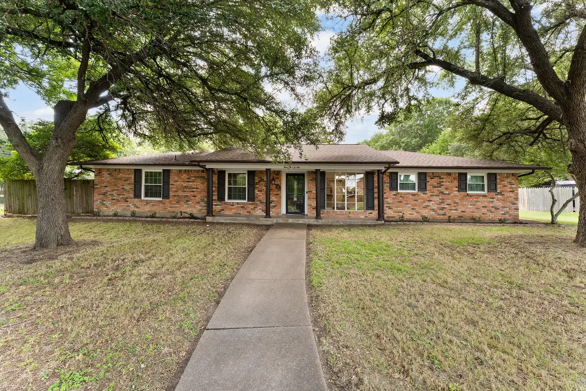 426 Brook Hollow Circle, Desoto, TX 75115 - #1