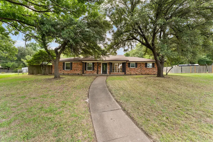 426 Brook Hollow Circle, Desoto, TX 75115 - #2