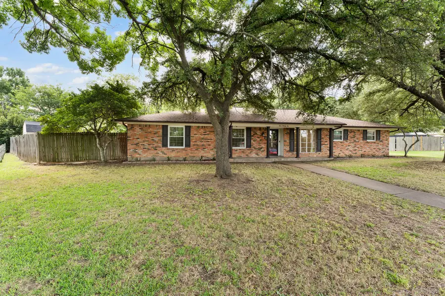 426 Brook Hollow Circle, Desoto, TX 75115 - #3
