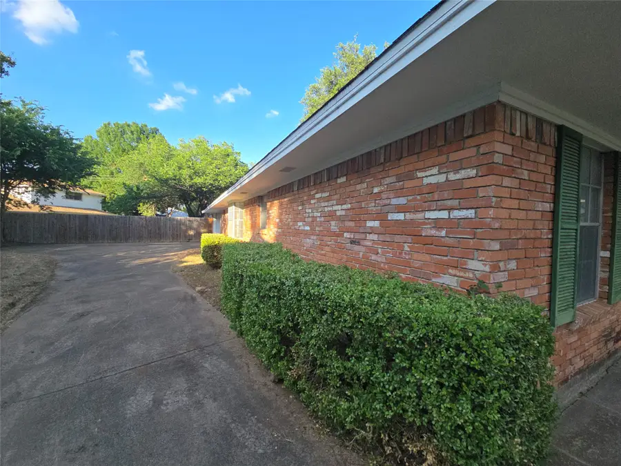 905 Glen Vista Drive N, Irving, TX 75061 - #3
