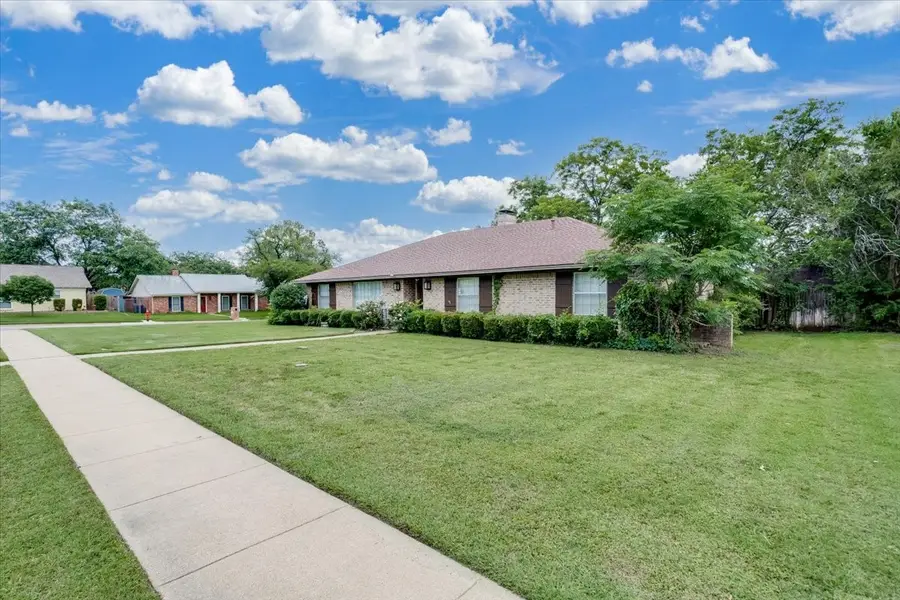 1706 Stagecoach Drive, Pantego, TX 76013 - #3