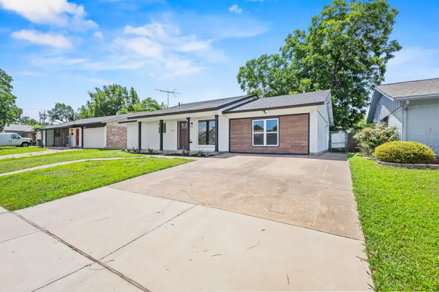 2134 Bowie Drive, Carrollton, TX 75006 - #2