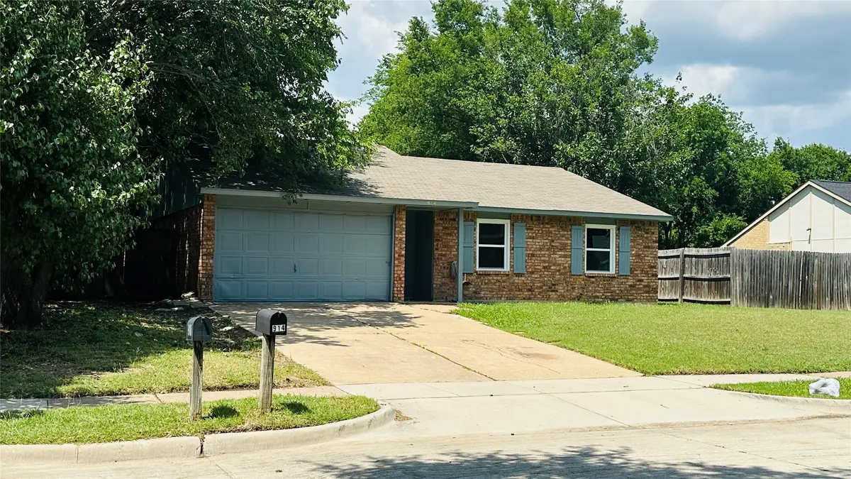 914 Clark Trail, Grand Prairie, TX 75052 - #1