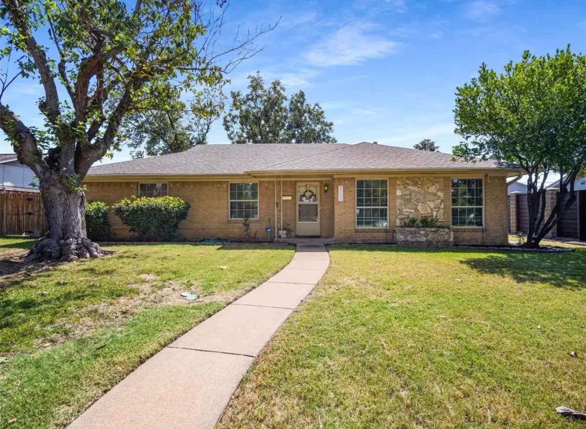 3750 Ridgeoak Way, Farmers Branch, TX 75244 - #1