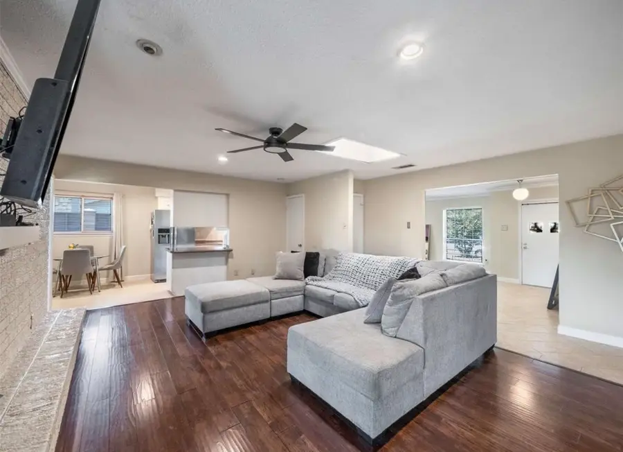 3750 Ridgeoak Way, Farmers Branch, TX 75244 - #3