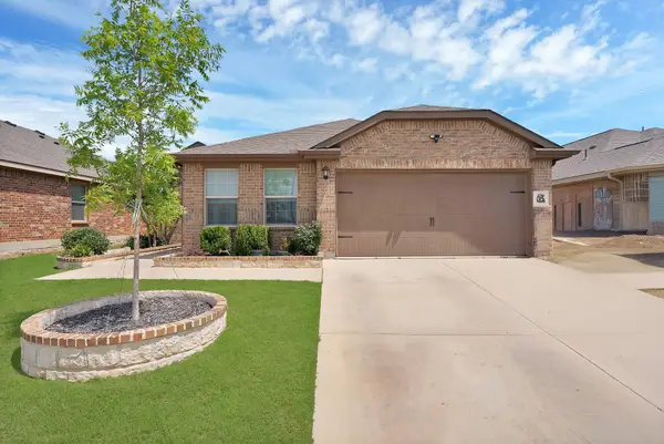 228 Foxhunter Street, Fort Worth, TX 76131