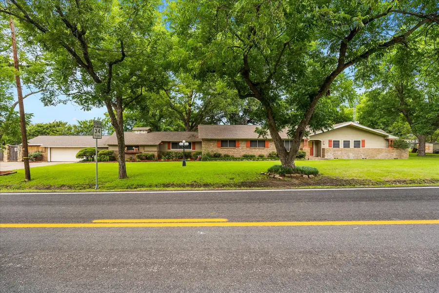 110 W Crockett Street, Wolfe City, TX 75496 - #2
