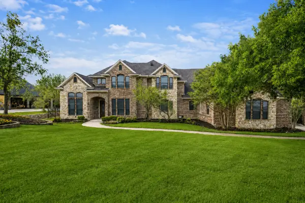 153 Crest Canyon Drive, Fort Worth, TX 76108