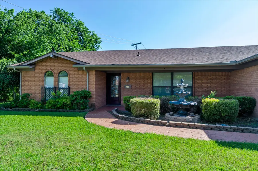 509 NW Mound Street, Burleson, TX 76028 - #3