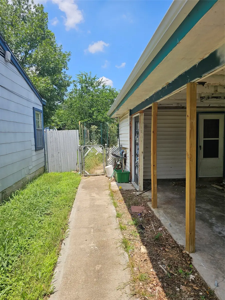 1420 Edney Street, Fort Worth, TX 76115 - #3