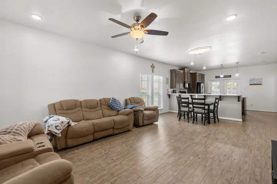 300 N Bermuda Street, Lacy Lakeview, TX 76705 - #3