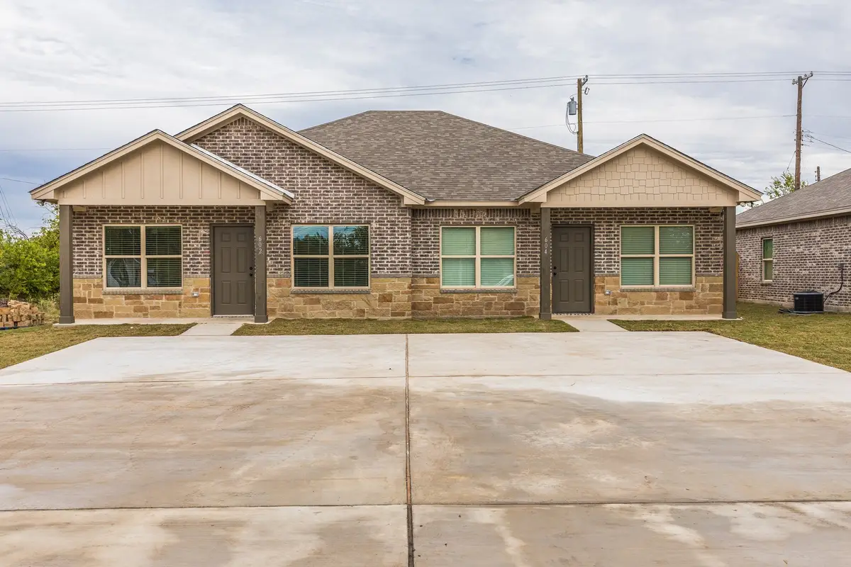 602 Washington Street, McGregor, TX 76657 - #1